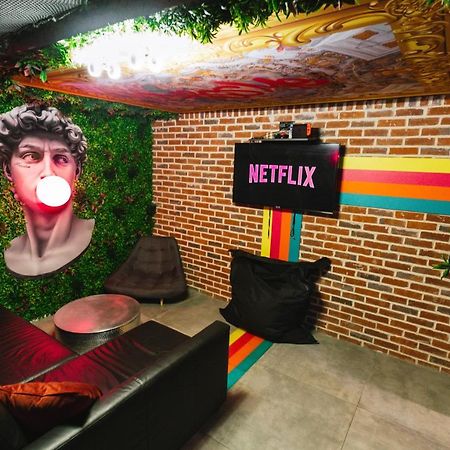 Capsule Art Deco - Jacuzzi - Netflix - Home Cinema - Arcade De Jeux & Nintendo Switch - 2 Chambres - Filet Suspendu Valenciennes Buitenkant foto