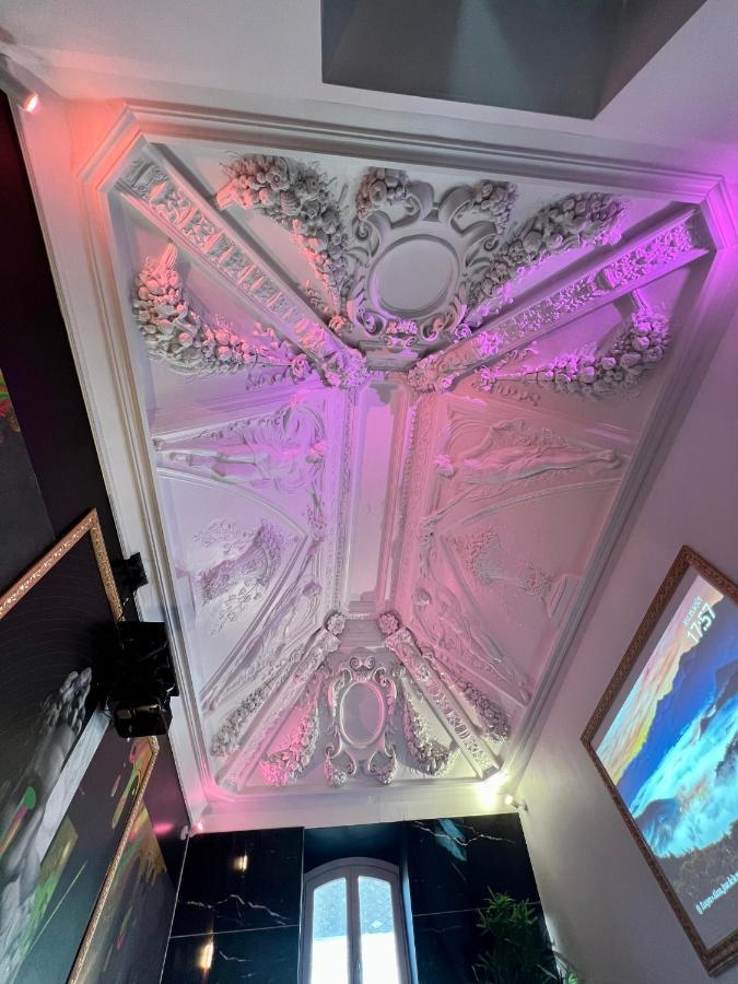 Capsule Art Deco - Jacuzzi - Netflix - Home Cinema - Arcade De Jeux & Nintendo Switch - 2 Chambres - Filet Suspendu Valenciennes Buitenkant foto