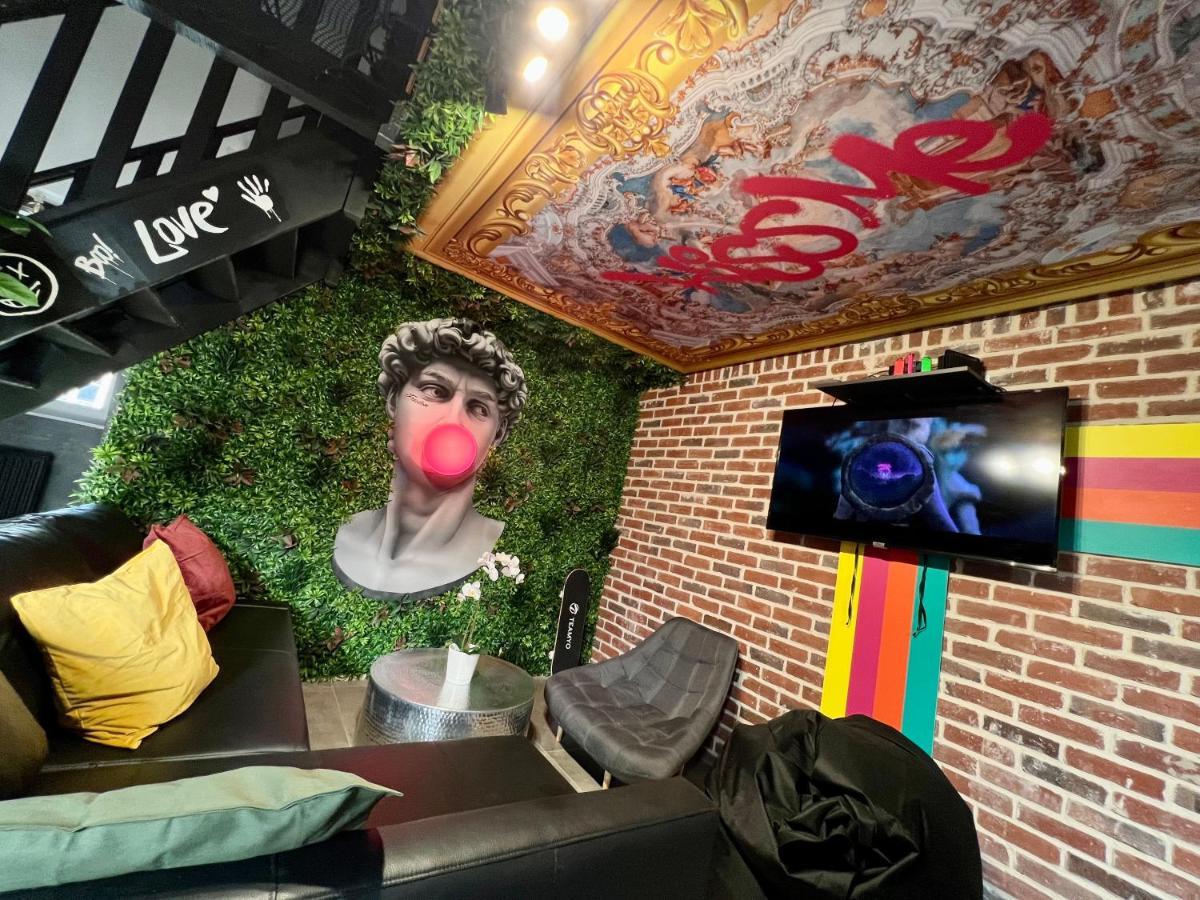 Capsule Art Deco - Jacuzzi - Netflix - Home Cinema - Arcade De Jeux & Nintendo Switch - 2 Chambres - Filet Suspendu Valenciennes Buitenkant foto