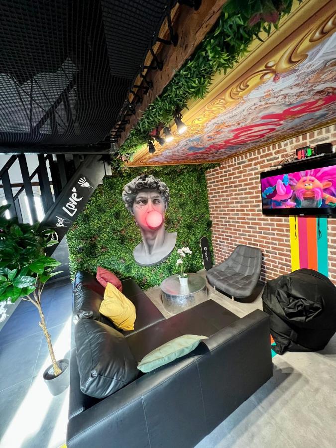 Capsule Art Deco - Jacuzzi - Netflix - Home Cinema - Arcade De Jeux & Nintendo Switch - 2 Chambres - Filet Suspendu Valenciennes Buitenkant foto