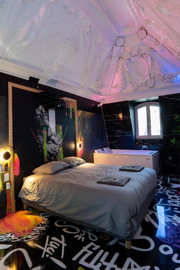 Capsule Art Deco - Jacuzzi - Netflix - Home Cinema - Arcade De Jeux & Nintendo Switch - 2 Chambres - Filet Suspendu Valenciennes Buitenkant foto