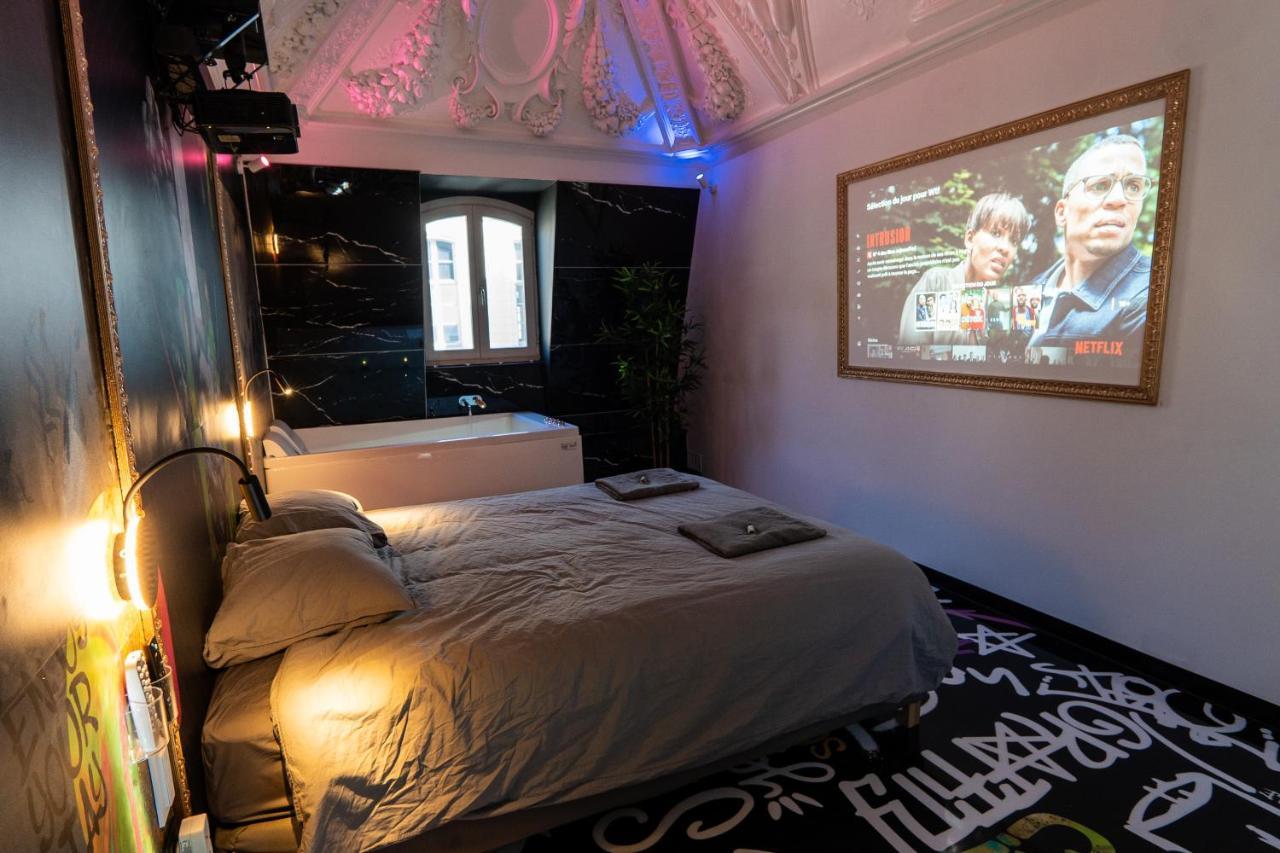 Capsule Art Deco - Jacuzzi - Netflix - Home Cinema - Arcade De Jeux & Nintendo Switch - 2 Chambres - Filet Suspendu Valenciennes Buitenkant foto