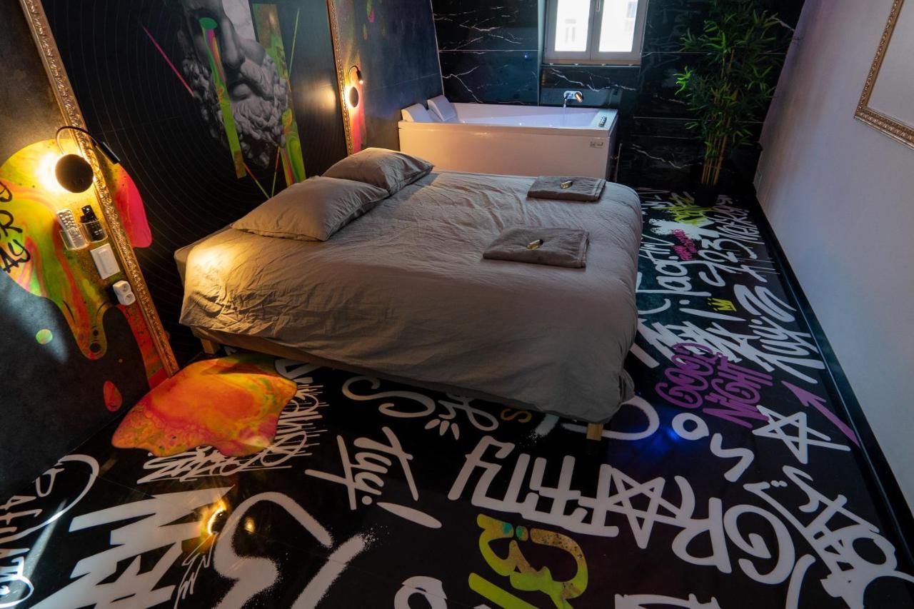 Capsule Art Deco - Jacuzzi - Netflix - Home Cinema - Arcade De Jeux & Nintendo Switch - 2 Chambres - Filet Suspendu Valenciennes Buitenkant foto