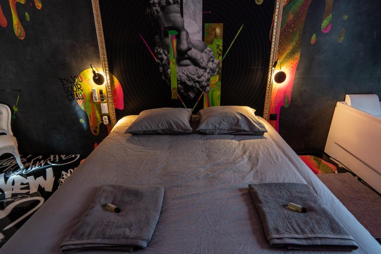 Capsule Art Deco - Jacuzzi - Netflix - Home Cinema - Arcade De Jeux & Nintendo Switch - 2 Chambres - Filet Suspendu Valenciennes Buitenkant foto