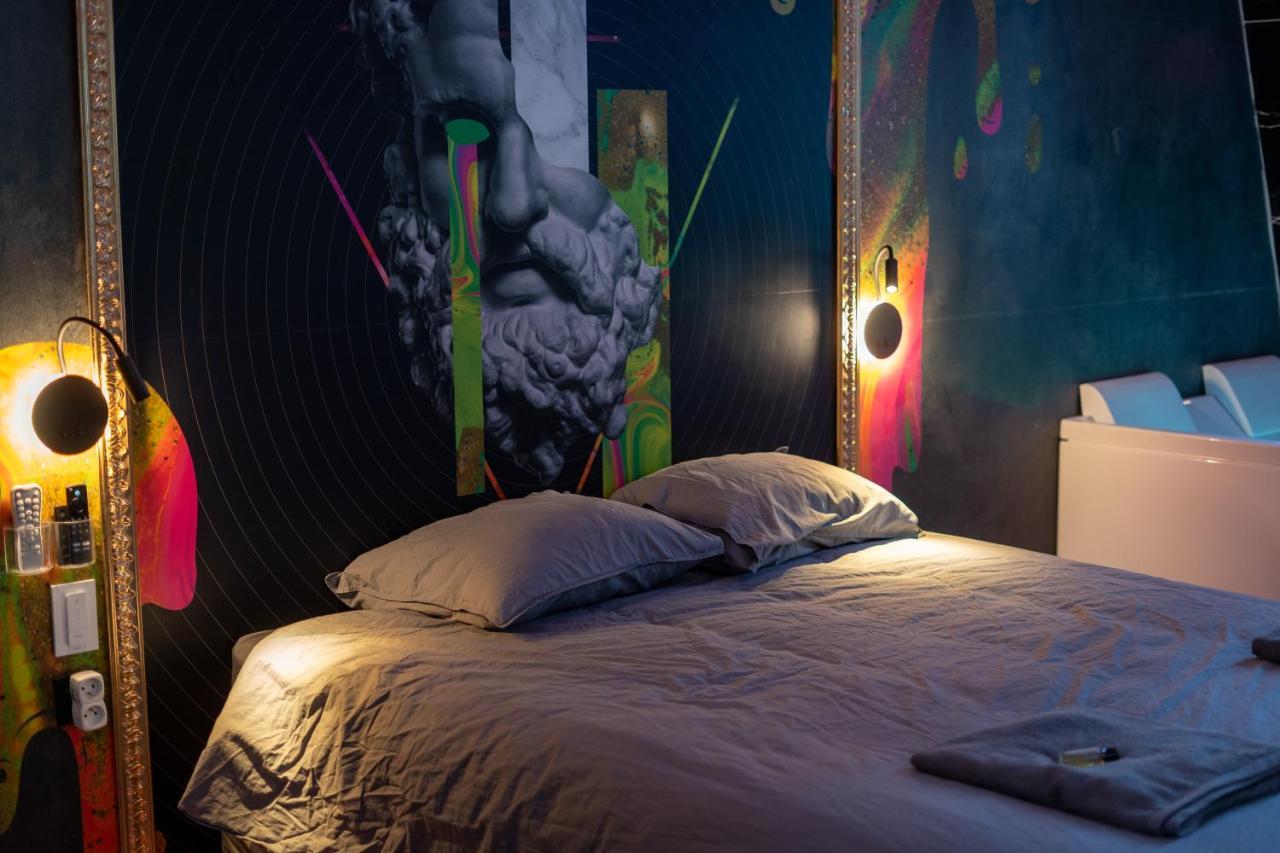 Capsule Art Deco - Jacuzzi - Netflix - Home Cinema - Arcade De Jeux & Nintendo Switch - 2 Chambres - Filet Suspendu Valenciennes Buitenkant foto