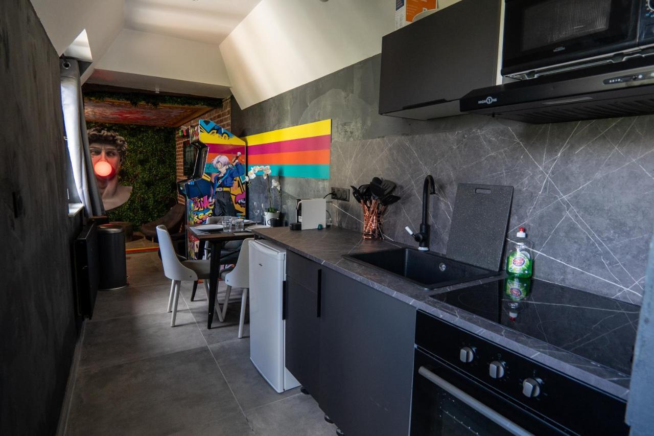 Capsule Art Deco - Jacuzzi - Netflix - Home Cinema - Arcade De Jeux & Nintendo Switch - 2 Chambres - Filet Suspendu Valenciennes Buitenkant foto
