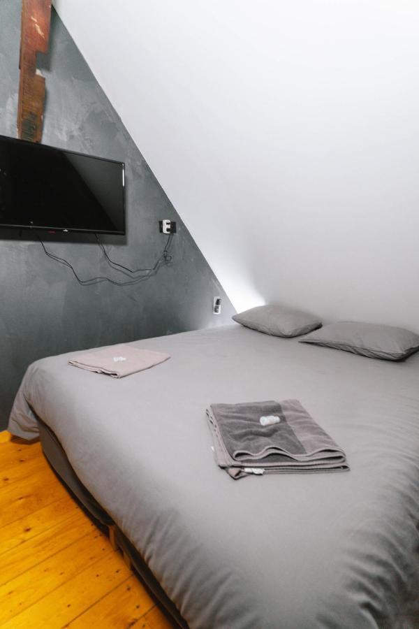Capsule Art Deco - Jacuzzi - Netflix - Home Cinema - Arcade De Jeux & Nintendo Switch - 2 Chambres - Filet Suspendu Valenciennes Buitenkant foto